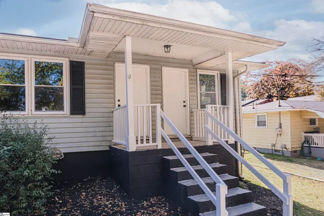 $1,250 | 107 Autumn Lane, Easley, SC 29642