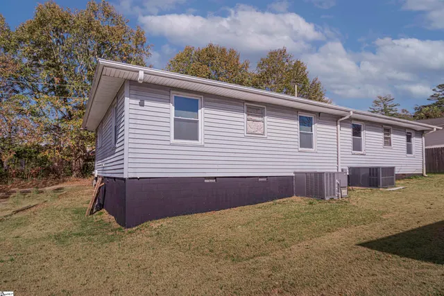 $1,250 | 107 Autumn Lane, Easley, SC 29642