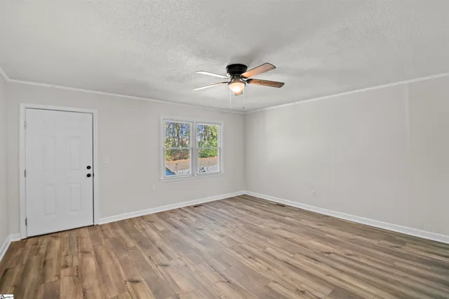 $1,250 | 107 Autumn Lane, Easley, SC 29642