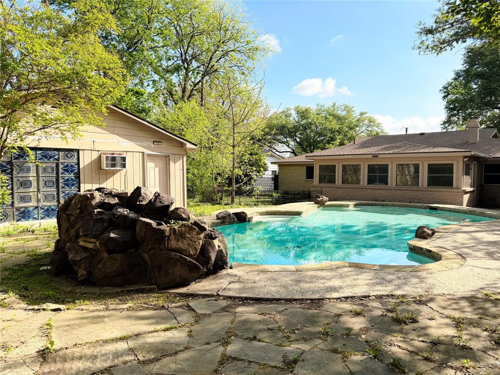 1118 Bryant Street Benbrook, TX 76126 - Photo 2 of 19