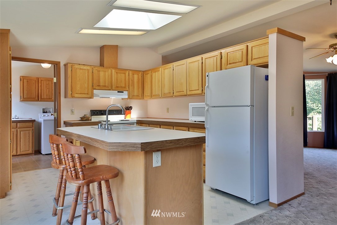 4726 Deer Lake Road Clinton, WA 98236 - Photo 11 of 23 Gallery Image 11