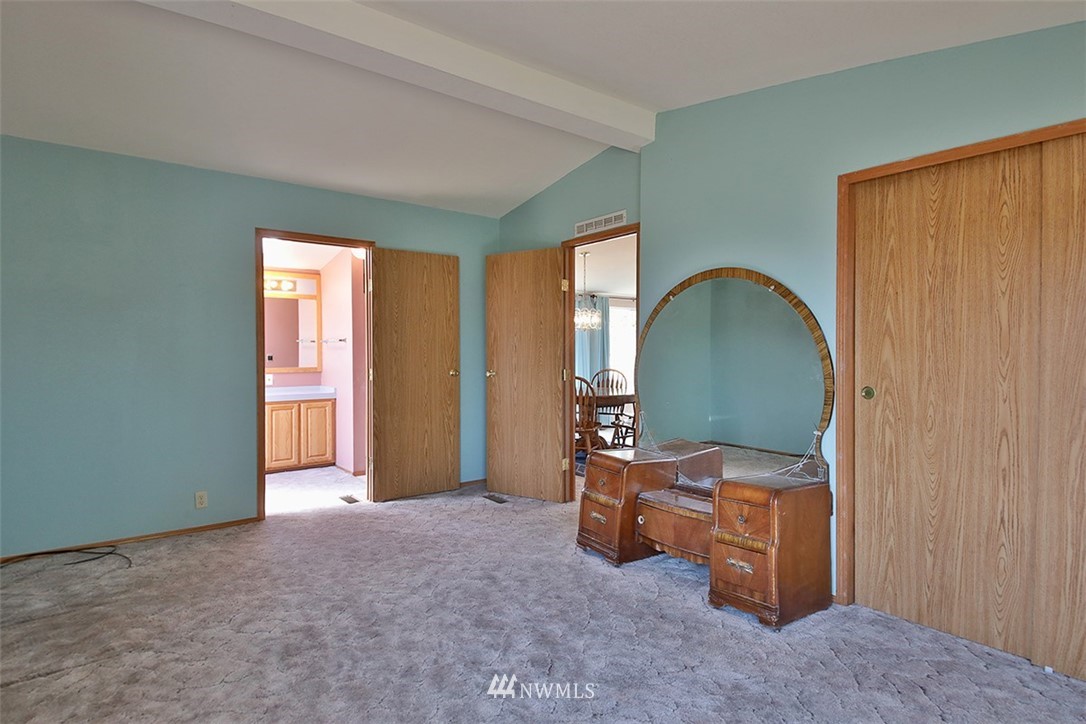 4726 Deer Lake Road Clinton, WA 98236 - Photo 14 of 23 Gallery Image 14