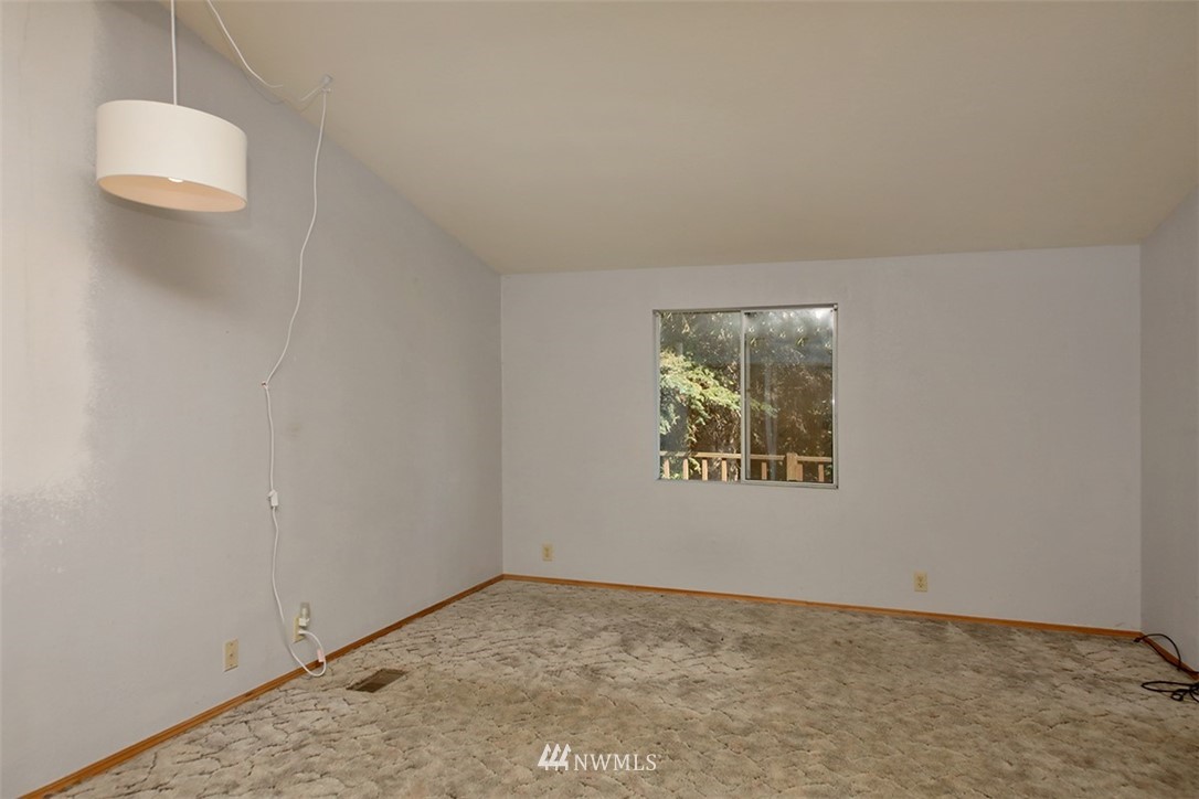 4726 Deer Lake Road Clinton, WA 98236 - Photo 17 of 23 Gallery Image 17
