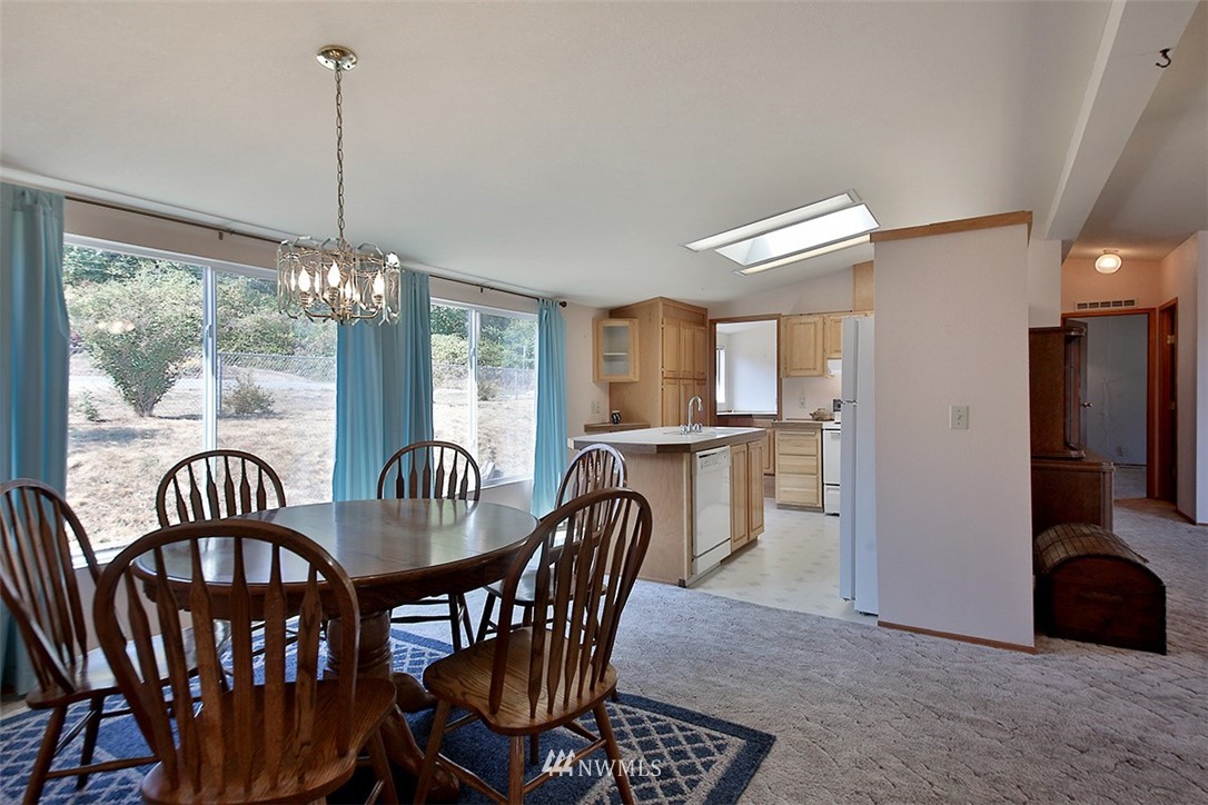 4726 Deer Lake Road Clinton, WA 98236 - Photo 7 of 23 Gallery Image 7