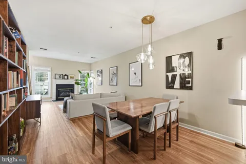 $325,000 | 4656 Lawton Way, Alexandria, VA 22311