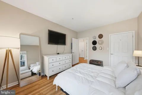 $325,000 | 4656 Lawton Way, Alexandria, VA 22311