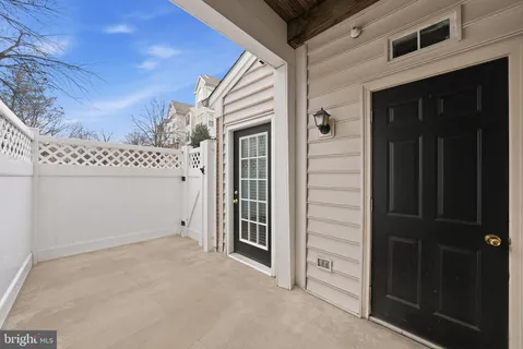 $325,000 | 4656 Lawton Way, Alexandria, VA 22311