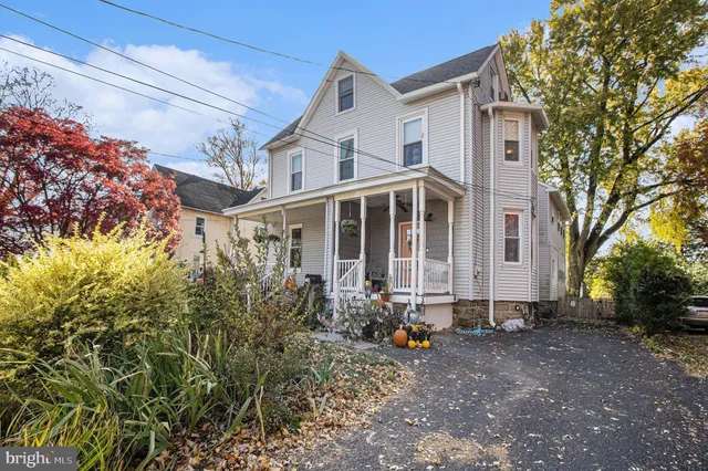 $425,000 | 7710 Queen Street, Glenside, PA 19038