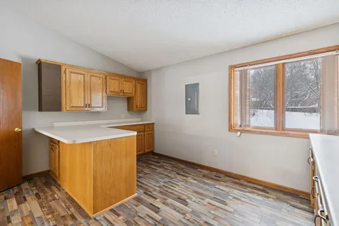 $305,000 | 805 Southcross Drive East, Burnsville, MN 55306