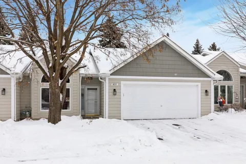 $315,000 | 805 Southcross Drive East, Burnsville, MN 55306