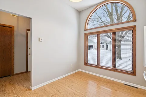 $315,000 | 805 Southcross Drive East, Burnsville, MN 55306