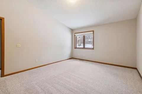 $315,000 | 805 Southcross Drive East, Burnsville, MN 55306