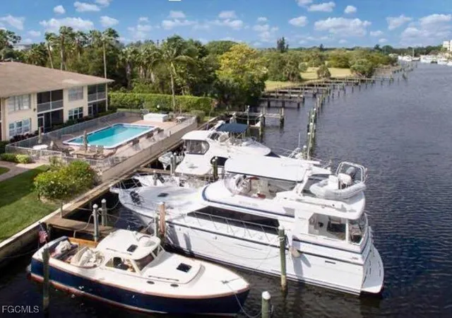 a picture of city view with sitting space