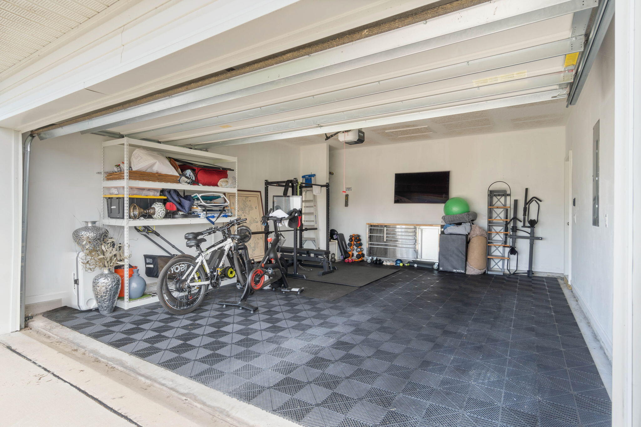 38 Silverthorn Street Freeport, FL 32439 - Photo 33 of 42 a view of a room with gym equipment