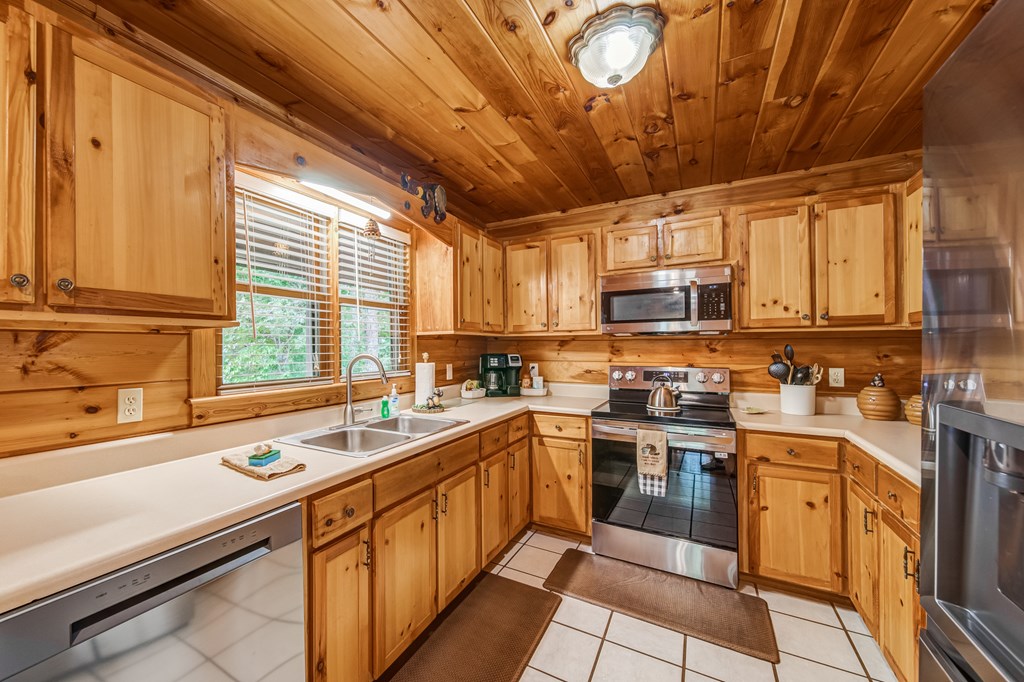 255 Wunder Bear Ridge Morganton, GA 30560 - Photo 3 of 62 Gallery Image 3
