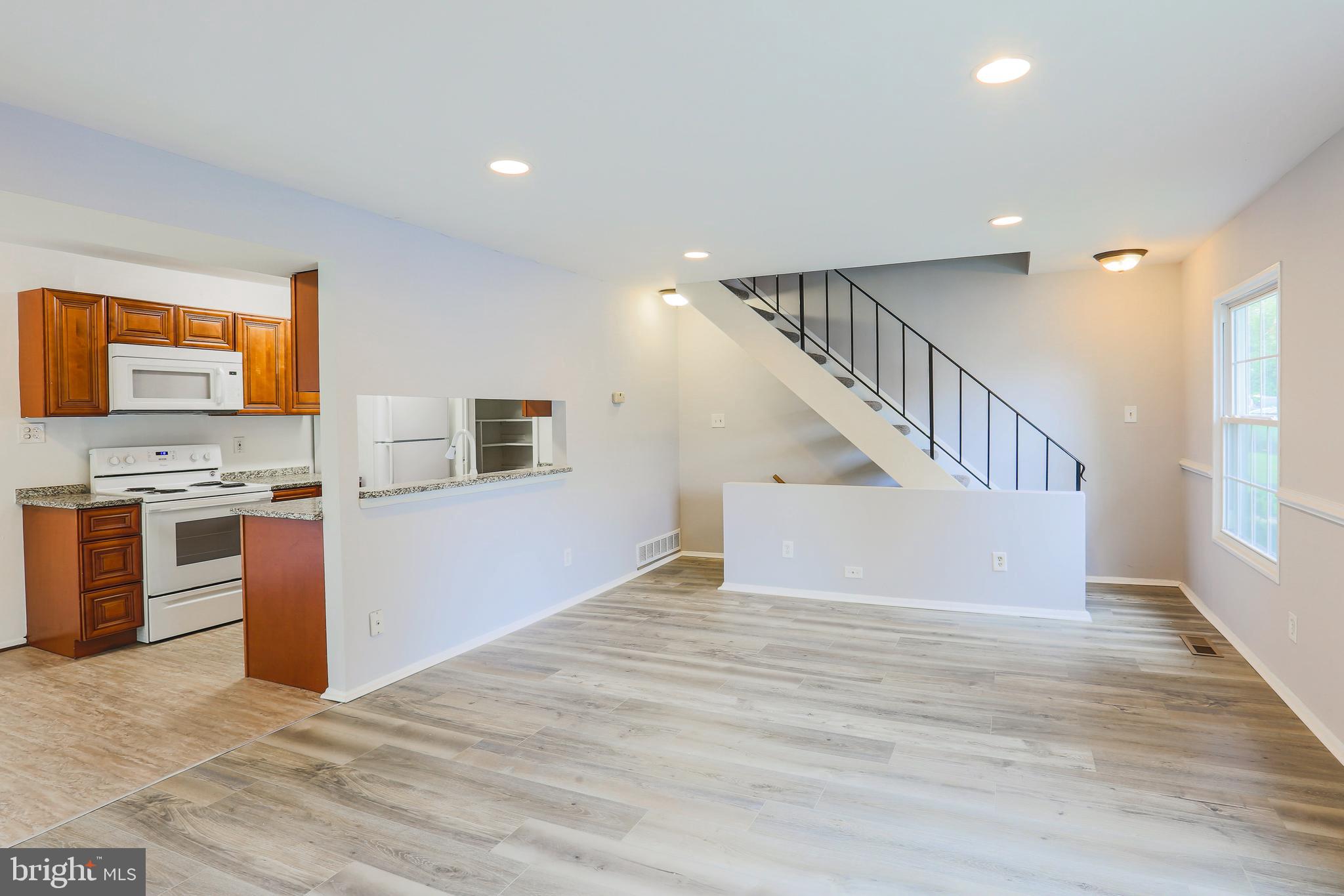 4 Ridgelawn Road, Unit B Reisterstown, MD 21136 - Photo 4 of 21 Gallery Image 4