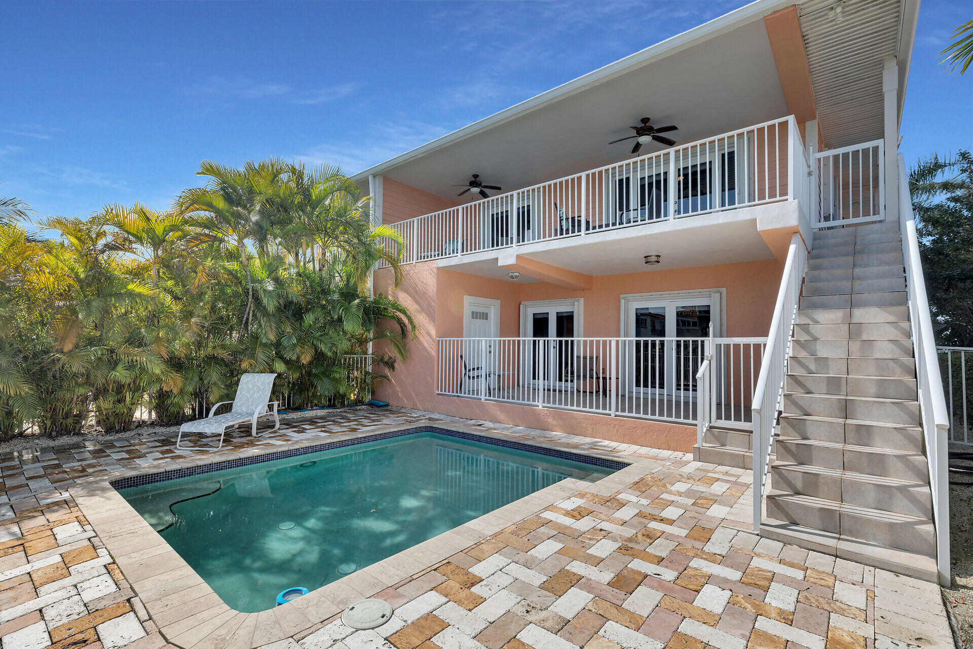 570 9th Street Key Colony Beach, FL 33051 - Photo 3 of 58 virtual-tour-361311-mls-high-res-image-1