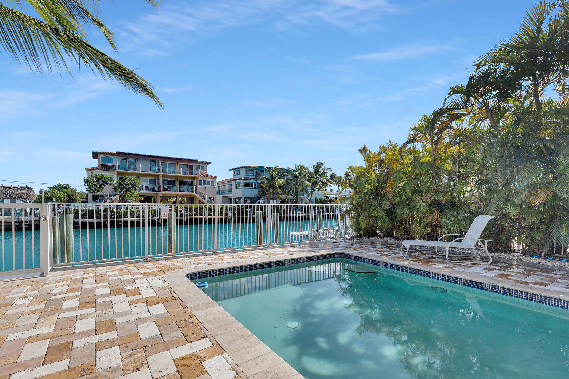 570 9th Street Key Colony Beach, FL 33051 - Photo 6 of 58 virtual-tour-361311-mls-high-res-image-2