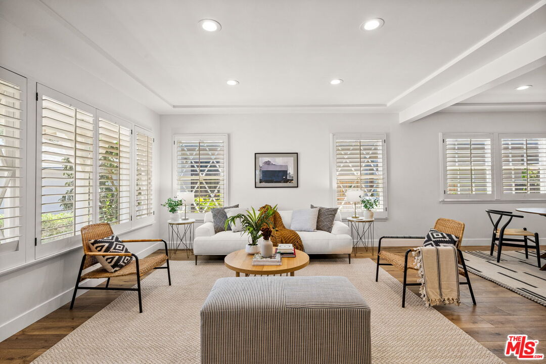 3433 Wade Street Los Angeles, CA 90066 - Photo 4 of 28