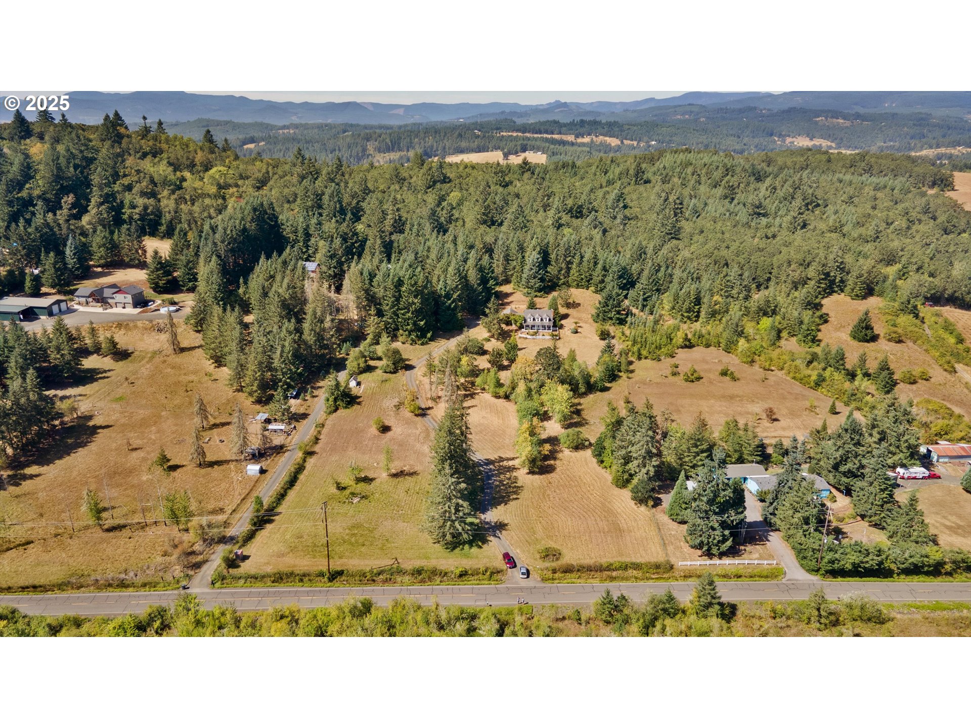 2965 Mistletoe Road Dallas, OR 97338 - Photo 40 of 43 a view of outdoor space