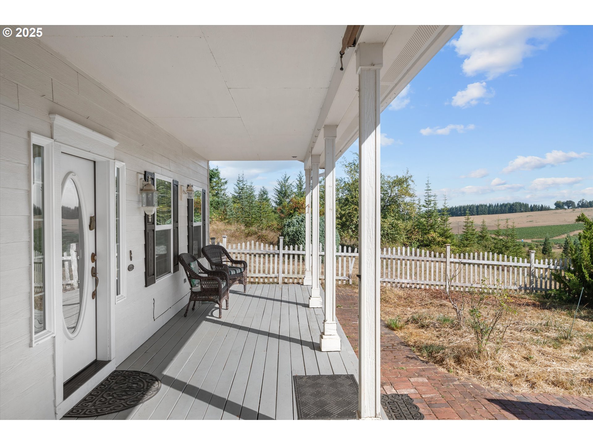 2965 Mistletoe Road Dallas, OR 97338 - Photo 7 of 43 a view of a balcony