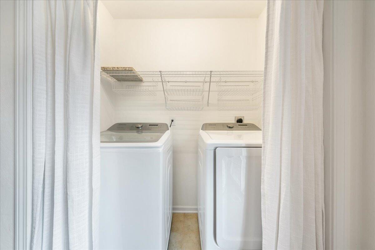 427 Cambridge Ct Road Vinton, VA 24179 - Photo 20 of 46 a utility room with dryer and washer