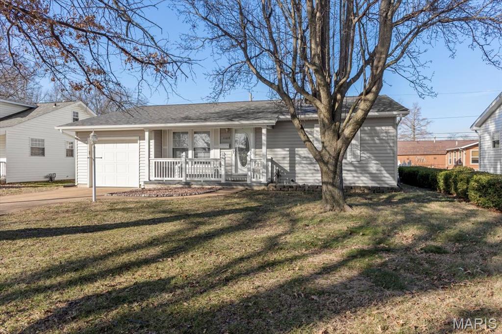 1109 Stone Street Red Bud, IL 62278 - Photo 2 of 25