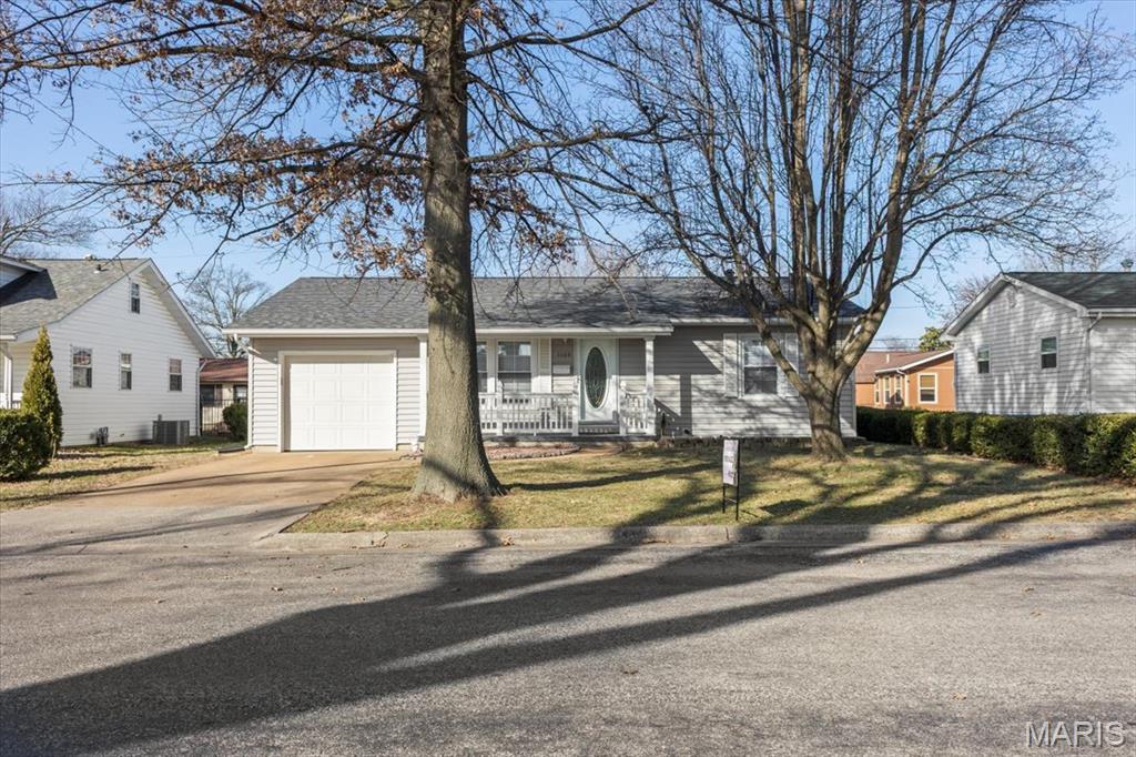 1109 Stone Street Red Bud, IL 62278 - Photo 3 of 25