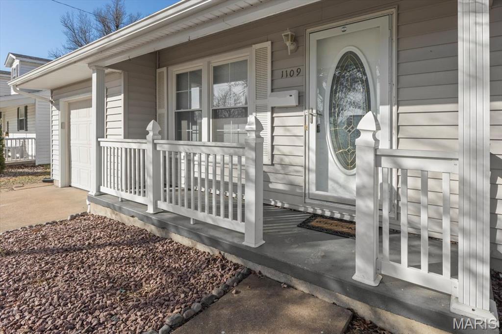 1109 Stone Street Red Bud, IL 62278 - Photo 4 of 25