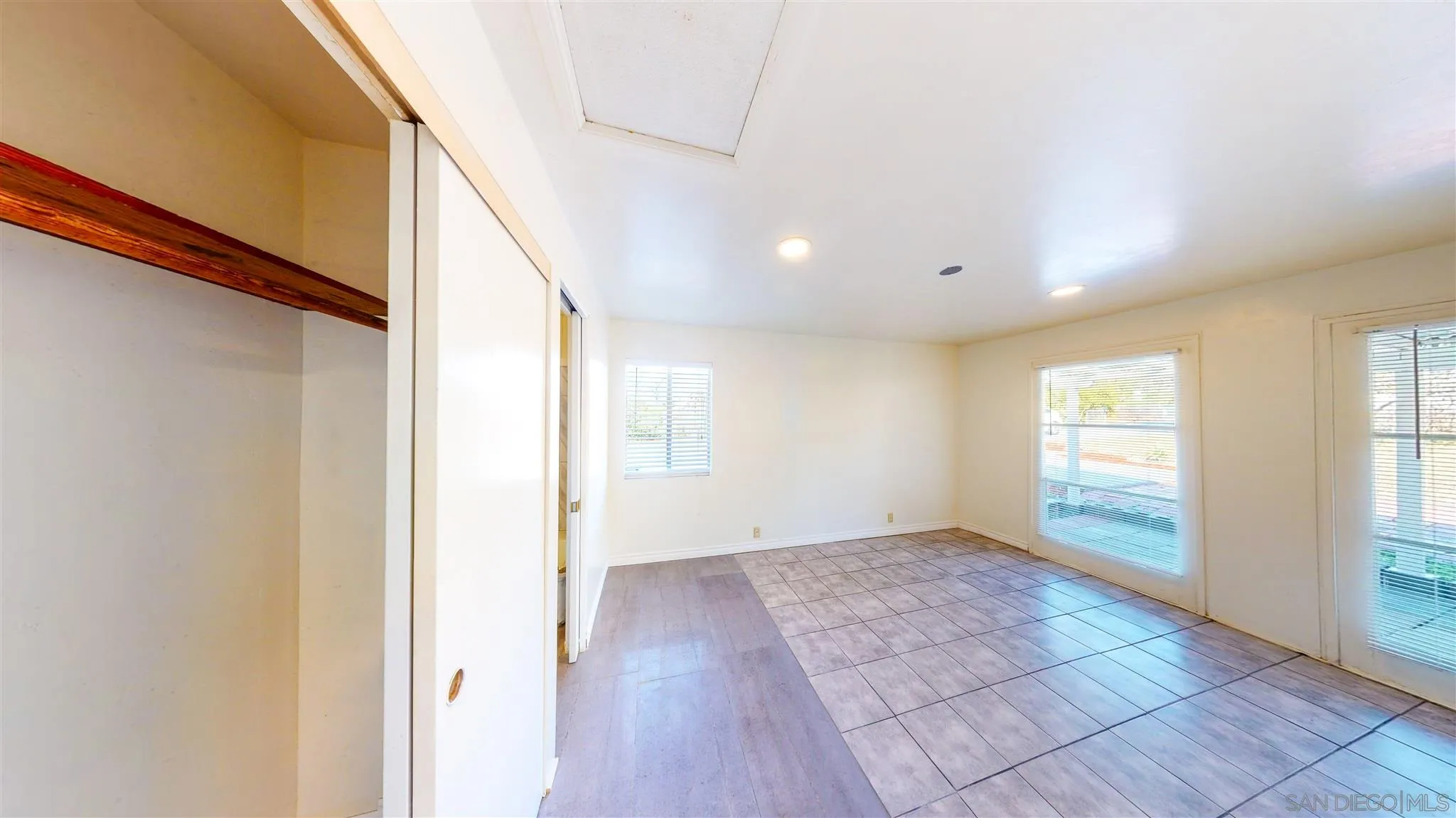9957 Sierra Madre Road Spring Valley, CA 91977 - Photo 38 of 46 a view of an empty room and window