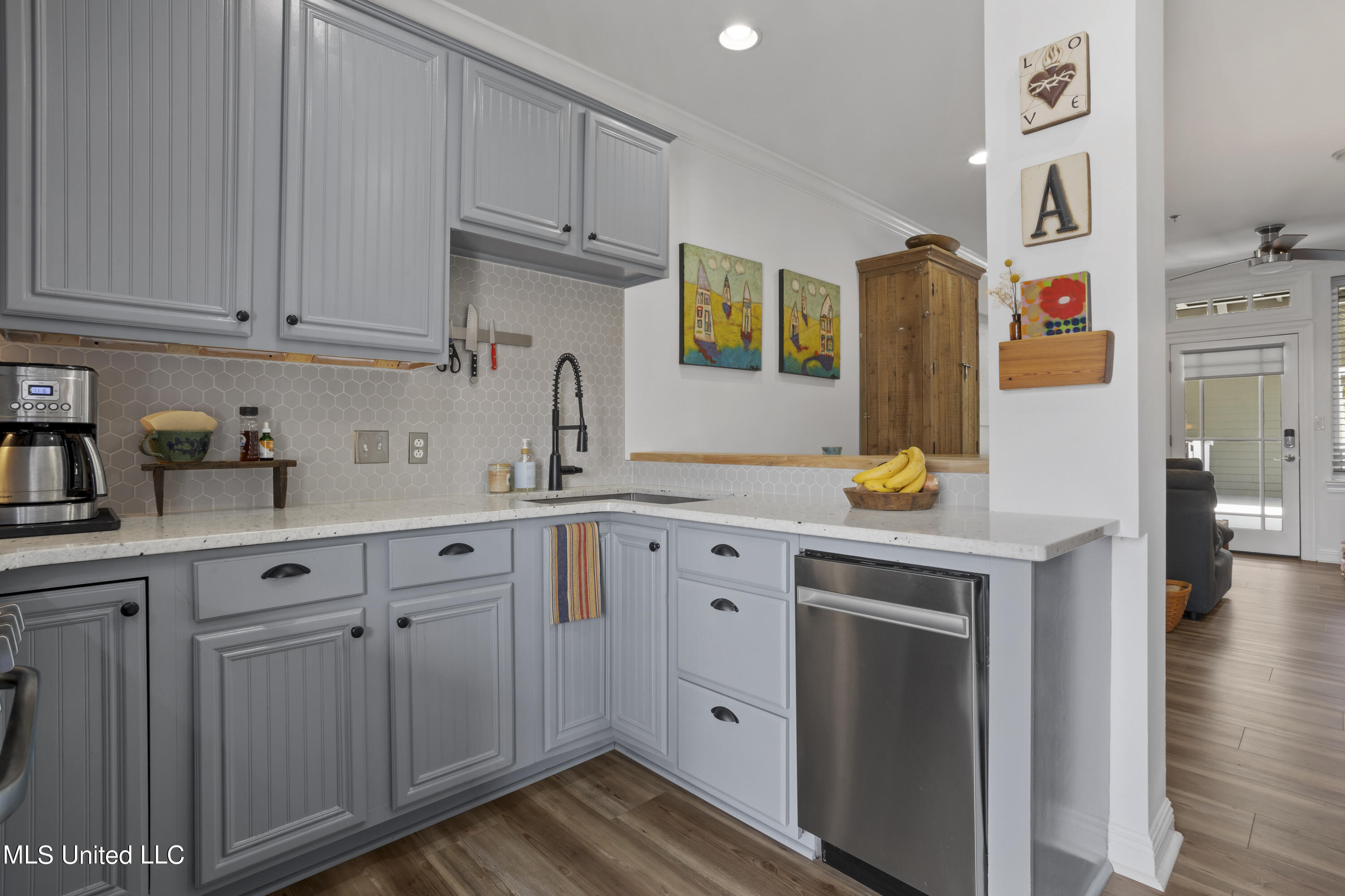 922 Porter Avenue, Unit 216 Ocean Springs, MS 39564 - Photo 4 of 33 011 (17)