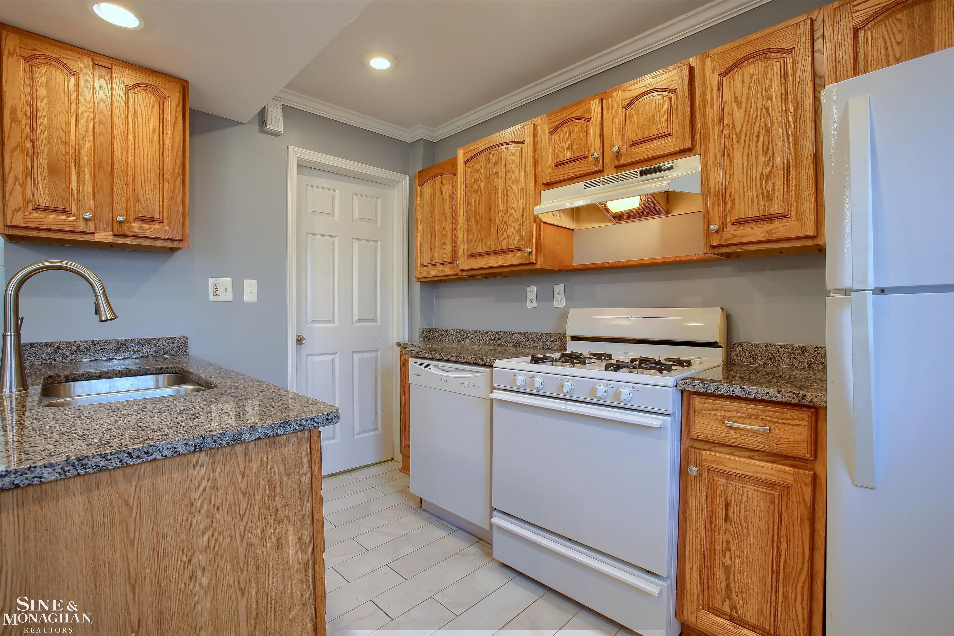22959 Allen Road St. Clair Shores, MI 48080 - Photo 8 of 27