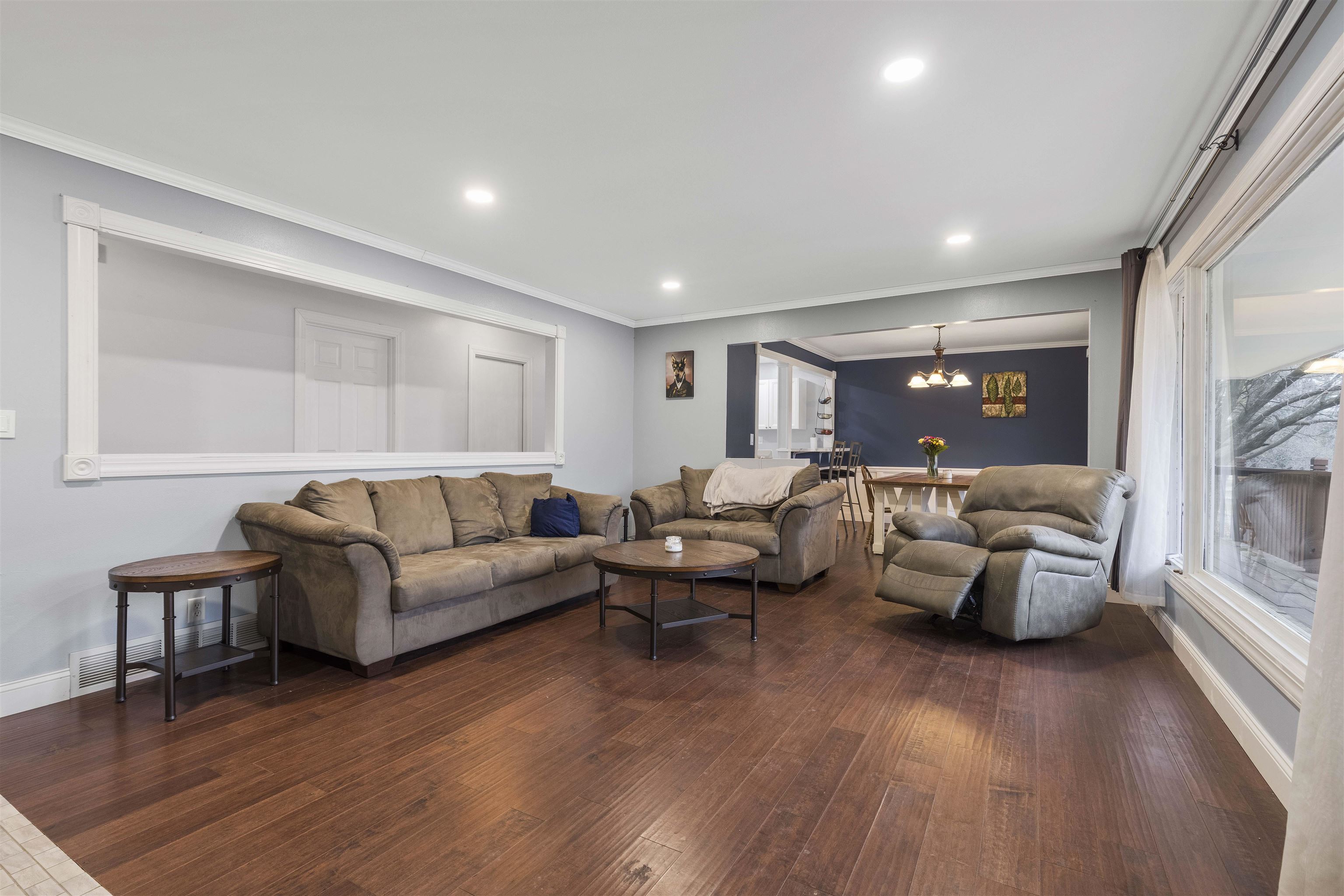 4711 Brookview Road Rockford, IL 61107 - Photo 4 of 26 a living room with furniture and wooden floor