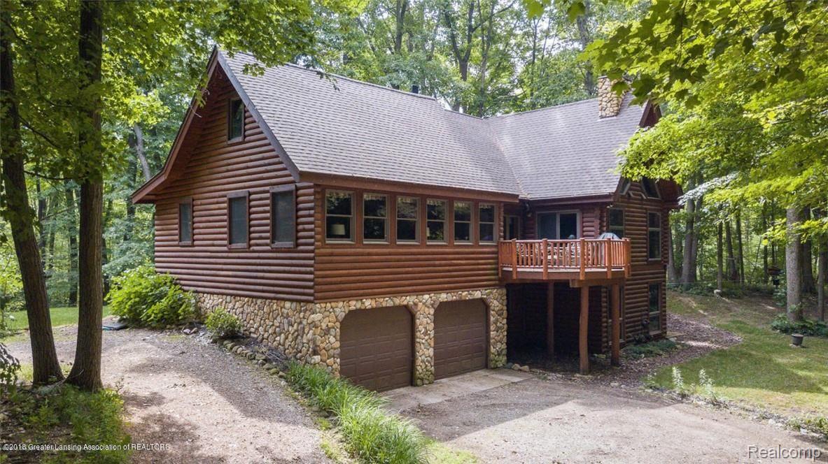 7023 Munsell Road Howell, MI 48843 - Photo 1 of 92 20180918185125398779000000-o.jpg