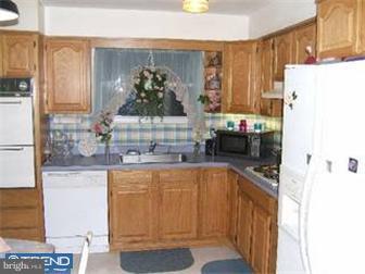 110 Lafayette Road Edgewater Park, NJ 08010 - Photo 3 of 6