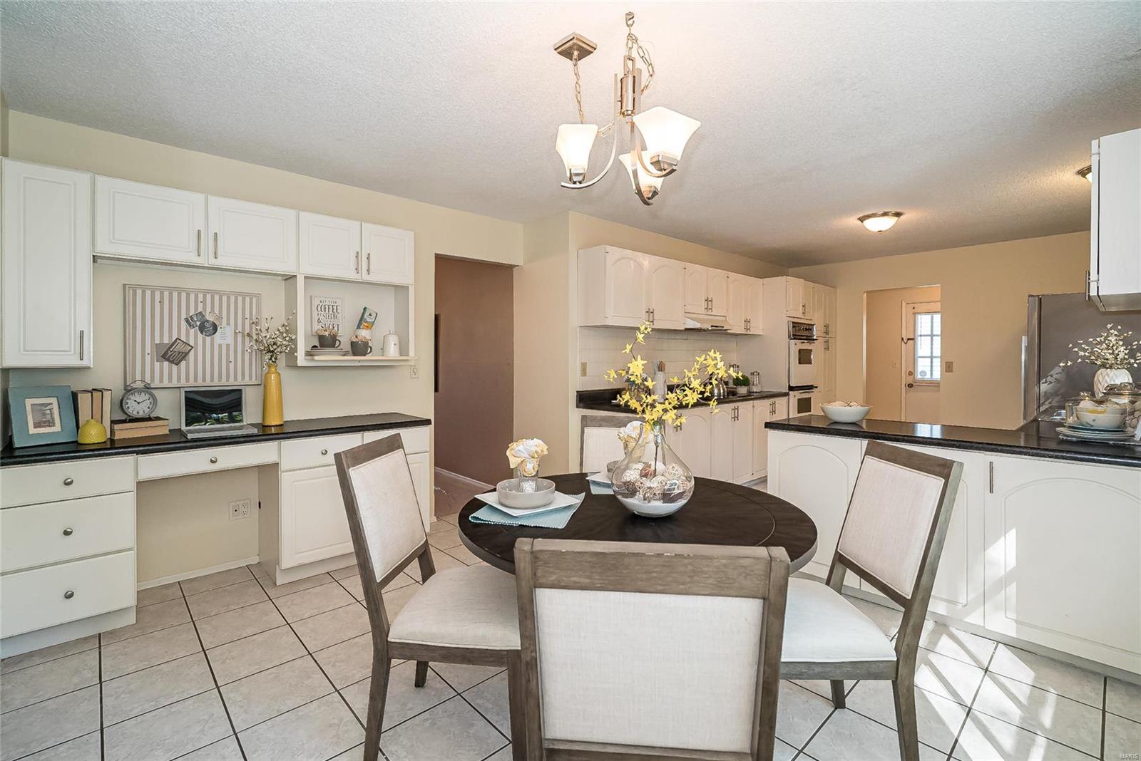 15556 Country Ridge Drive Chesterfield, MO 63017 - Photo 22 of 60