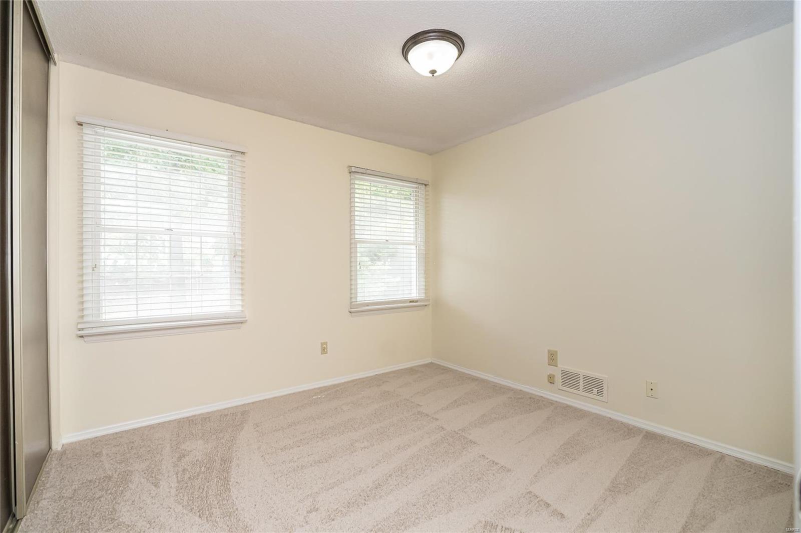 15556 Country Ridge Drive Chesterfield, MO 63017 - Photo 40 of 60