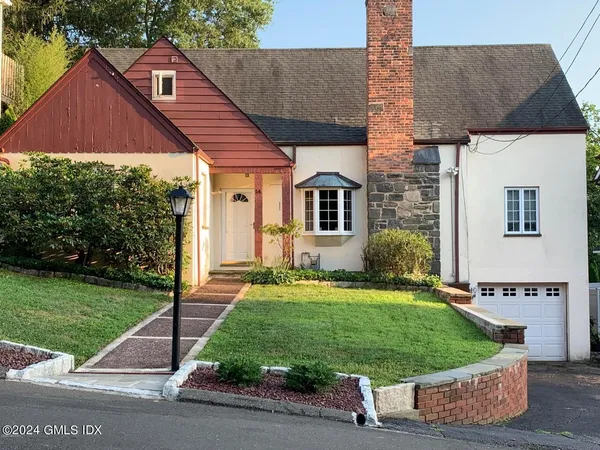 $4,900 | 14 Idar Court, Unit 1, Greenwich, CT 06830