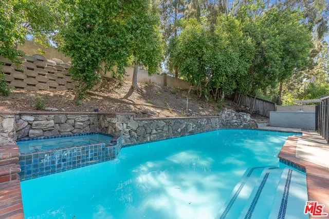 $2,999,000 | 19 Rippling Streme, Irvine, CA 92603