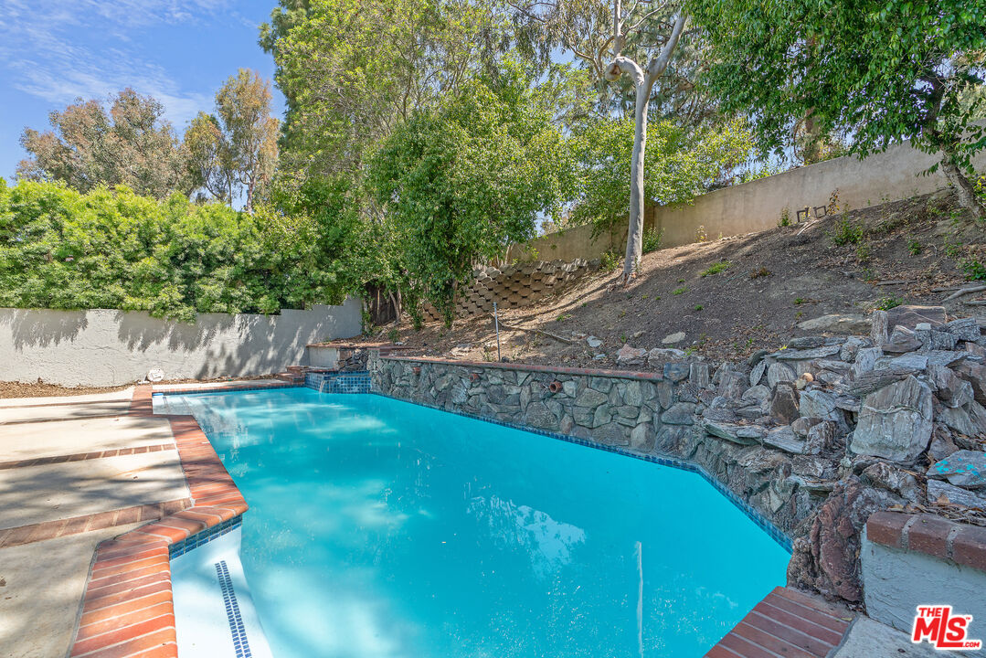 19 Rippling Streme Irvine, CA 92603 - Photo 55 of 69