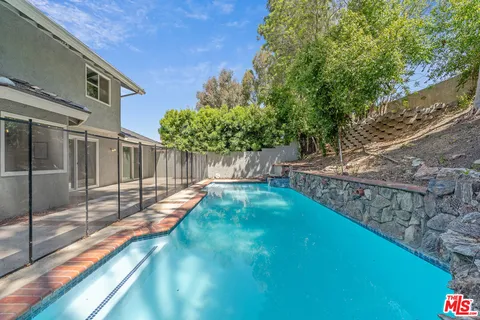 $2,999,000 | 19 Rippling Streme, Irvine, CA 92603