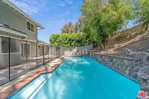 $2,999,000 | 19 Rippling Streme, Irvine, CA 92603