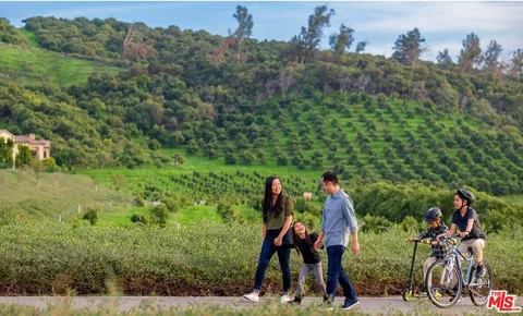 $2,999,000 | 19 Rippling Streme, Irvine, CA 92603