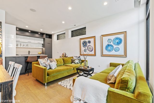 $350,000 | 831 North Fairfield Avenue, Unit 1, Chicago, IL 60622