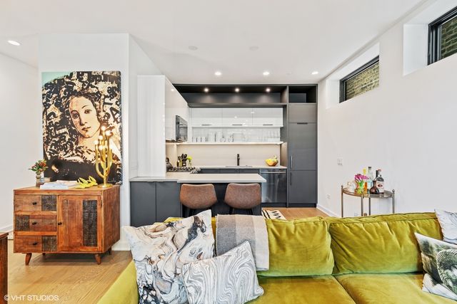 $350,000 | 831 North Fairfield Avenue, Unit 1, Chicago, IL 60622