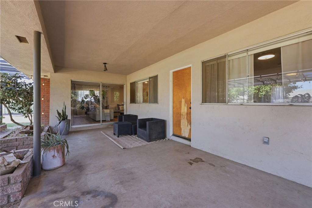 933 North Pine Avenue Rialto, CA 92376 - Photo 35 of 40