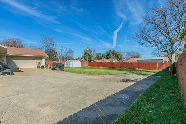 $280,000 | 112 Bowie Lane, Hewitt, TX 76643
