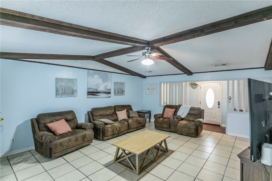 112 Bowie Lane Hewitt, TX 76643 - Photo 4 of 26