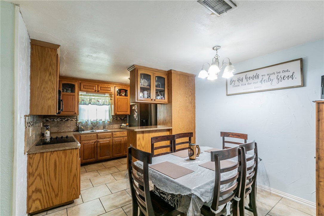 112 Bowie Lane Hewitt, TX 76643 - Photo 8 of 26