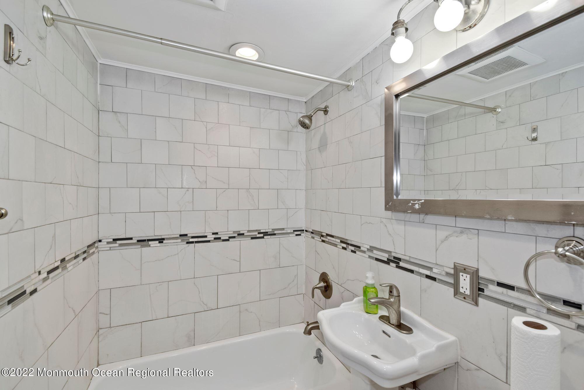 7 Francis Mills Road Freehold, NJ 07728 - Photo 18 of 24 019_7_FRANCIS_MILLS_RD_383584_718665